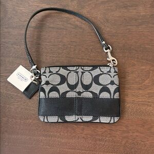NWT Coach Signature Stripe Jacquard Wristlet Black White Zip Pouch F42618